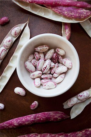 simsearch:659-07597808,k - An arrangement of borlotti beans Foto de stock - Sin royalties Premium, Código: 659-07739562