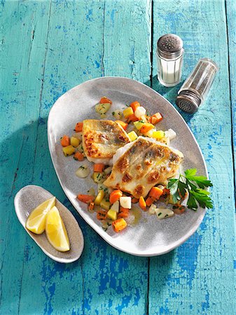 panfried - Crispy zander on root vegetables Foto de stock - Sin royalties Premium, Código: 659-07739603