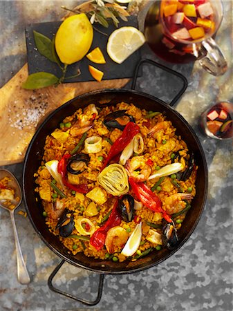 Paella with seafood and artichokes Stock Photo - Premium Royalty-Free, Code: 659-07958508