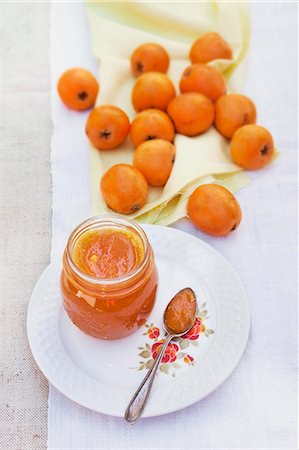 Medlar jam and medlars Stock Photo - Premium Royalty-Free, Code: 659-07958516