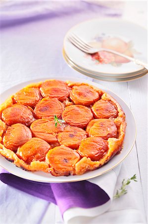 Apricot tarte tatin Stock Photo - Premium Royalty-Free, Code: 659-07958634