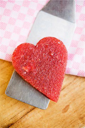 pudding above - A strawberry jelly heart Stock Photo - Premium Royalty-Free, Code: 659-07958715