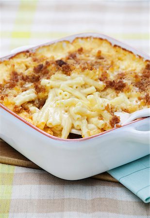 simsearch:659-07027538,k - Macaroni and cheese Stock Photo - Premium Royalty-Free, Code: 659-07958736