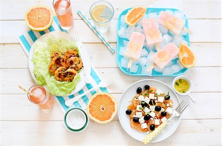 A summer buffet featuring grapefruit dishes and drinks Photographie de stock - Premium Libres de Droits, Code: 659-07958934