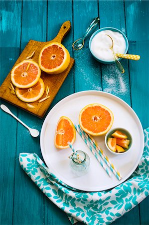 fabric serviette - An arrangement of grapefruits Stock Photo - Premium Royalty-Free, Code: 659-07958944
