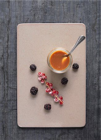 placemat nobody - Crème caramel Stock Photo - Premium Royalty-Free, Code: 659-07958990