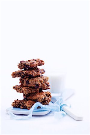 A stack of chocolate muesli bars Stock Photo - Premium Royalty-Free, Code: 659-07959066