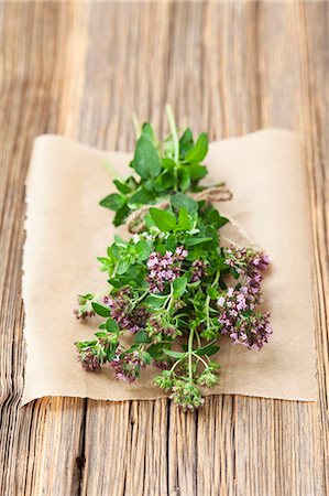 simsearch:659-07959307,k - A bunch of fresh, organic oregano Stock Photo - Premium Royalty-Free, Code: 659-07959181