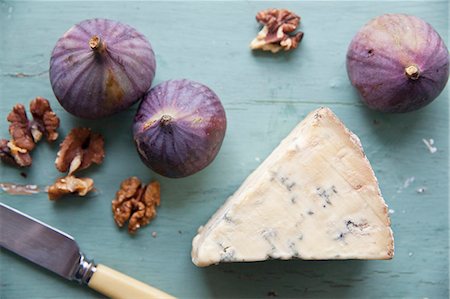 Stilton with walnuts and figs Stock Photo - Premium Royalty-Free, Code: 659-07959316