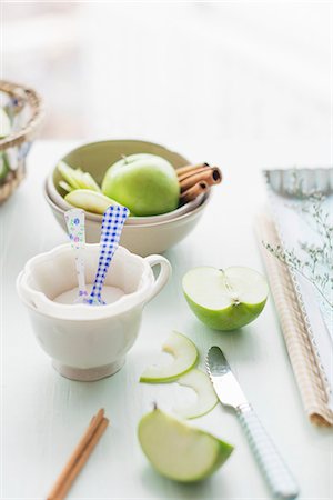 Granny Smith apples and various baking ingredients Stock Photo - Premium Royalty-Free, Code: 659-07959426