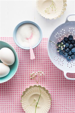 simsearch:659-07598367,k - Blueberries, sugar and eggs Stock Photo - Premium Royalty-Free, Code: 659-07959428