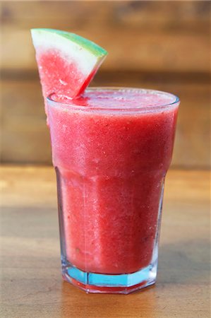 simsearch:659-01842541,k - Watermelon juice blended with ice Stockbilder - Premium RF Lizenzfrei, Bildnummer: 659-07959420