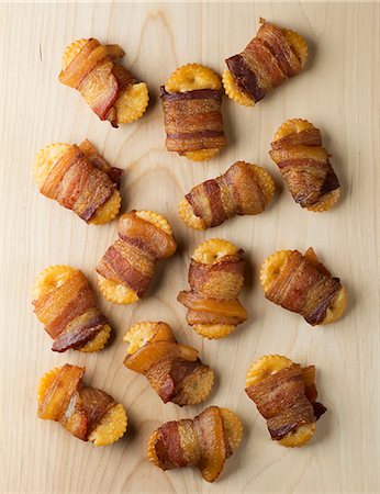 envuelto - Bacon crackers Foto de stock - Sin royalties Premium, Código: 659-07959443