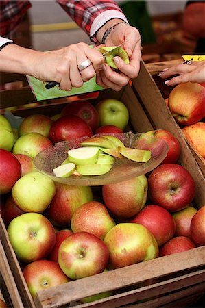 Idared apples in a crate Stock Photo - Premium Royalty-Free, Code: 659-07959535