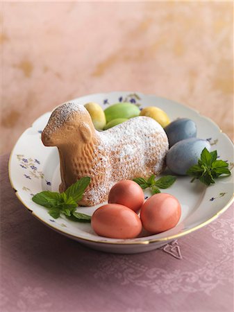 An Easter lamb with colourful eggs Stock Photo - Premium Royalty-Free, Code: 659-07959632