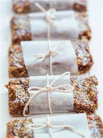 Homemade with muesli bars Stock Photo - Premium Royalty-Free, Code: 659-07959673