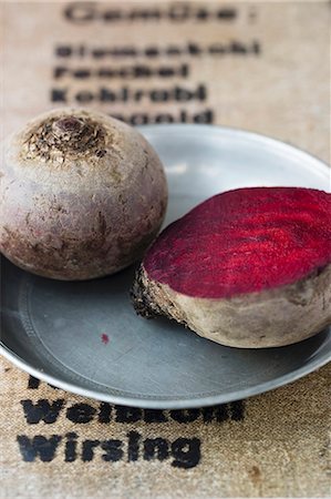 Beetroot on a pewter plate Stock Photo - Premium Royalty-Free, Code: 659-07959848