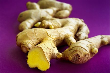 rebanar - Fresh ginger roots Foto de stock - Sin royalties Premium, Código: 659-07959849