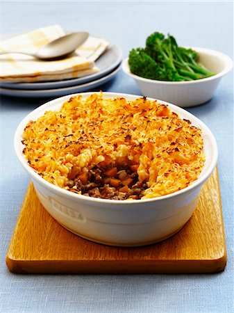 english cooking - Cottage pie with roast broccoli (England) Stock Photo - Premium Royalty-Free, Code: 659-07959866