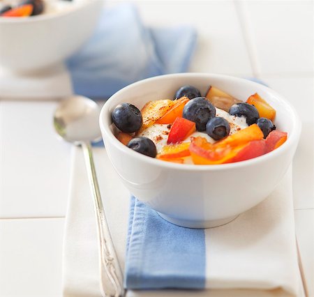 soft fruit yogurt - Yogurt with blueberries and peaches Stock Photo - Premium Royalty-Free, Code: 659-08147063