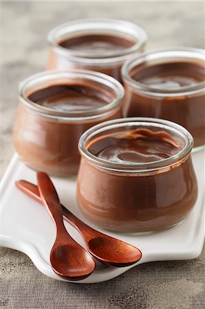 dessert - Chocolate pudding in glass jars Stock Photo - Premium Royalty-Free, Code: 659-08147090