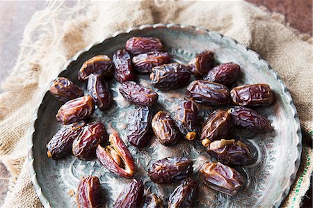 simsearch:659-07599244,k - Dried dates on a metal plate Stock Photo - Premium Royalty-Free, Code: 659-08147526