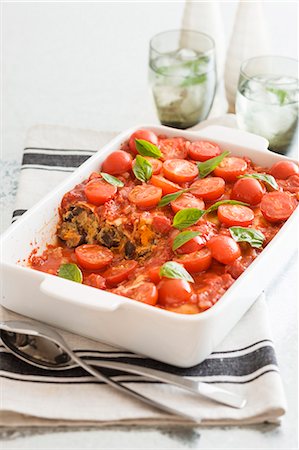 simsearch:659-08147753,k - Pumpkin and aubergine cannelloni with cherry tomatoes Stock Photo - Premium Royalty-Free, Code: 659-08147734