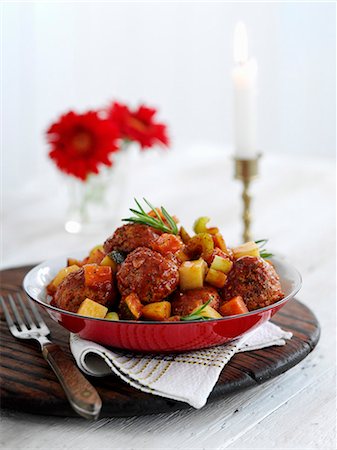 polpetta - Braised pork meatballs with vegetables Fotografie stock - Premium Royalty-Free, Codice: 659-08147816