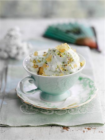 simsearch:659-06904008,k - Pistachio ice cream with candied ginger Stock Photo - Premium Royalty-Free, Code: 659-08147810