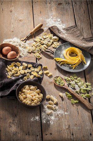egg noodle - An arrangement of pasta featuring fresh pasta and gnocchi Stock Photo - Premium Royalty-Free, Code: 659-08147832