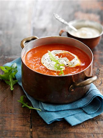 simsearch:659-08147868,k - Cream of red pepper soup with creamy horseradish Stock Photo - Premium Royalty-Free, Code: 659-08147868