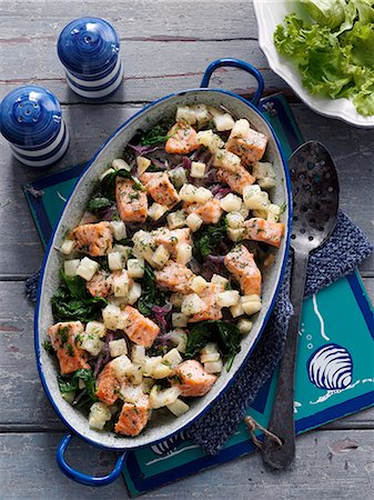 Salmon bake with celery and spinach Foto de stock - Sin royalties Premium, Código: 659-08147926