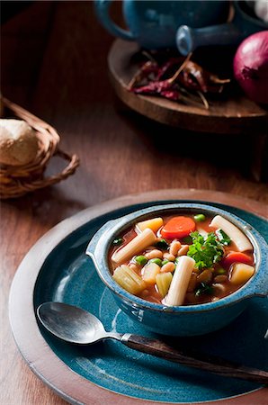 simsearch:659-08418999,k - Minestrone (Italian vegetable soup) Stock Photo - Premium Royalty-Free, Code: 659-08418999