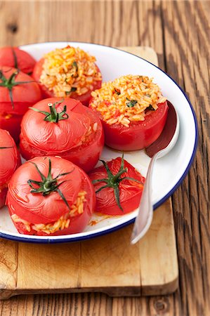 simsearch:659-06494818,k - Baked tomatoes stuffed with rice Foto de stock - Sin royalties Premium, Código: 659-08419370