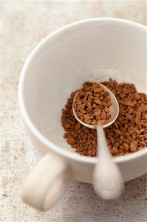 simsearch:659-08905612,k - Granulated coffee in a cup Stockbilder - Premium RF Lizenzfrei, Bildnummer: 659-08419527