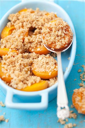 Apricot crumble Foto de stock - Sin royalties Premium, Código: 659-08419536