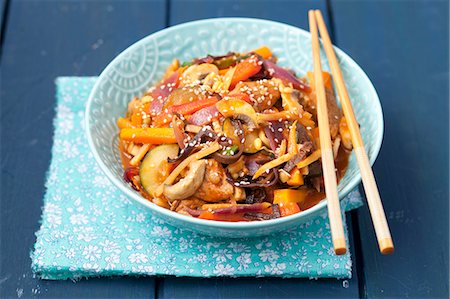 simsearch:659-06372612,k - Sweet and sour pork with vegetables and mushrooms (China) Stock Photo - Premium Royalty-Free, Code: 659-08419590