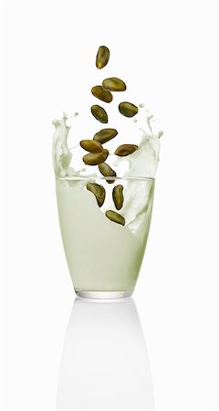 simsearch:659-08419925,k - Pistachio milk Stock Photo - Premium Royalty-Free, Code: 659-08419924