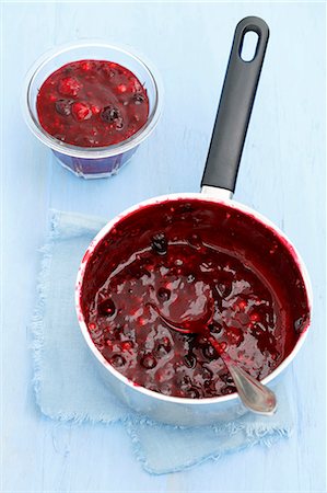 Mixed fruit jam (cherries, redcurrants, blueberries and raspberries) Stock Photo - Premium Royalty-Free, Code: 659-08419949