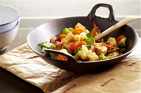 Stir-fried vegetables with tofu Photographie de stock - Premium Libres de Droits, Code: 659-08419990