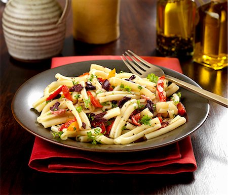 simsearch:659-07609639,k - Casarecce gluten free pasta with peppers, olives, herbs and olive oil Stockbilder - Premium RF Lizenzfrei, Bildnummer: 659-08420327