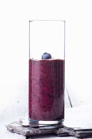 Homemade Blueberry Smoothie in a Jar with Ribbon Stock Photo - Premium Royalty-Free, Code: 659-08420356