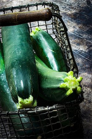 simsearch:659-06155811,k - Several courgettes in a wire basket Stock Photo - Premium Royalty-Free, Code: 659-08895246