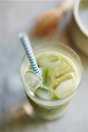 Iced Matcha Latte Foto de stock - Sin royalties Premium, Código: 659-08895455