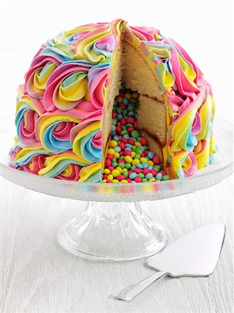 Pinata cake Stock Photo - Premium Royalty-Free, Code: 659-08895458