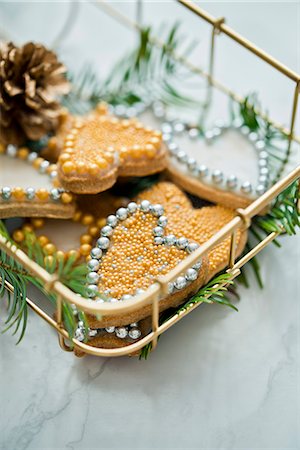 simsearch:659-06183639,k - Christmas cinnamon cookies Photographie de stock - Premium Libres de Droits, Code: 659-08896270