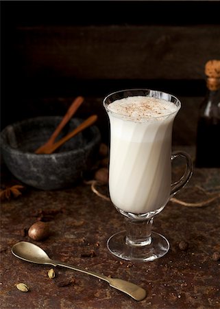 Masala chai latte in a glass Stock Photo - Premium Royalty-Free, Code: 659-08896329