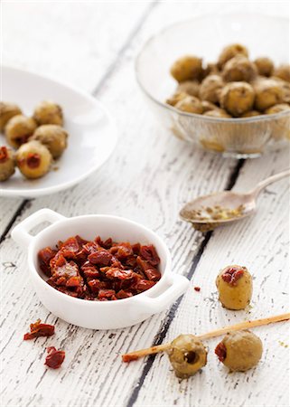 Olives stuffed with dried tomatoes Stock Photo - Premium Royalty-Free, Code: 659-08896333