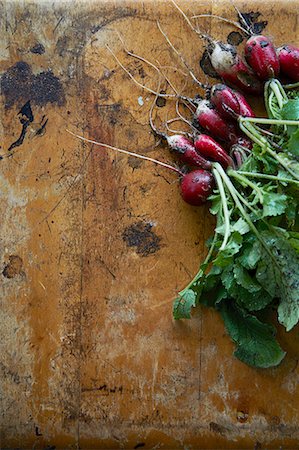 simsearch:659-08905461,k - Radishes on a metal background Stock Photo - Premium Royalty-Free, Code: 659-08896533