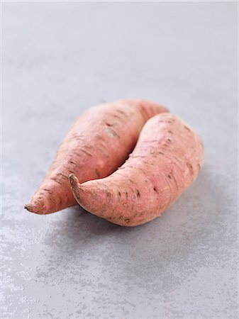 Two sweet potatoes Stock Photo - Premium Royalty-Free, Code: 659-08896602